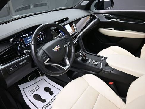 Used 2024 Cadillac XT6 Sport w/ Technology Package image 19