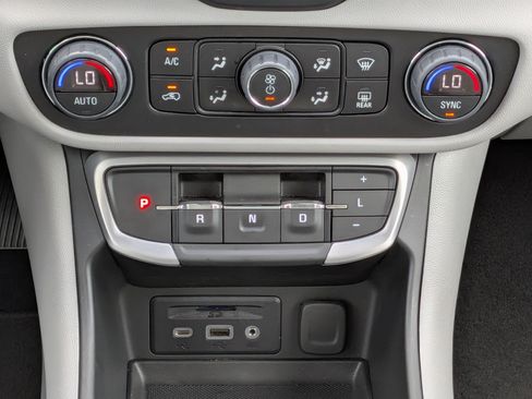 Certified 2023 GMC Terrain SLT FWD image 20