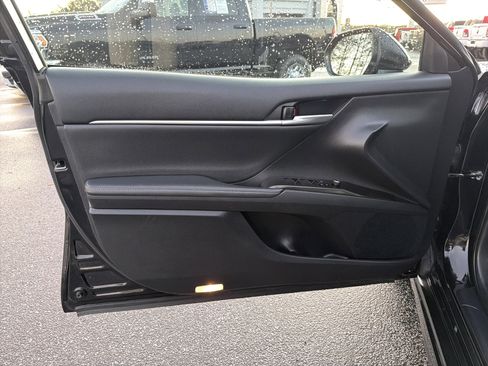 Used 2024 Toyota Camry XSE image 11