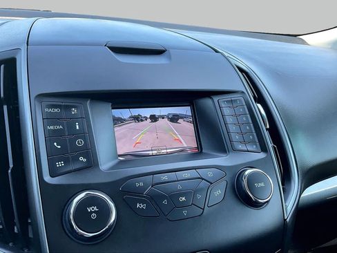 Used 2019 Ford Edge SE FWD image 28