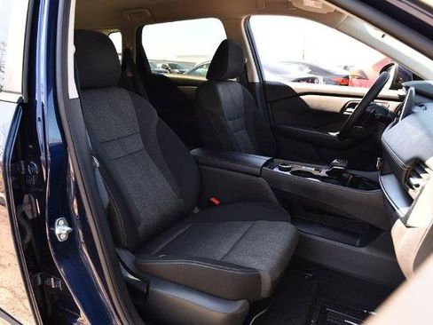 Certified 2025 Nissan Rogue SV image 20