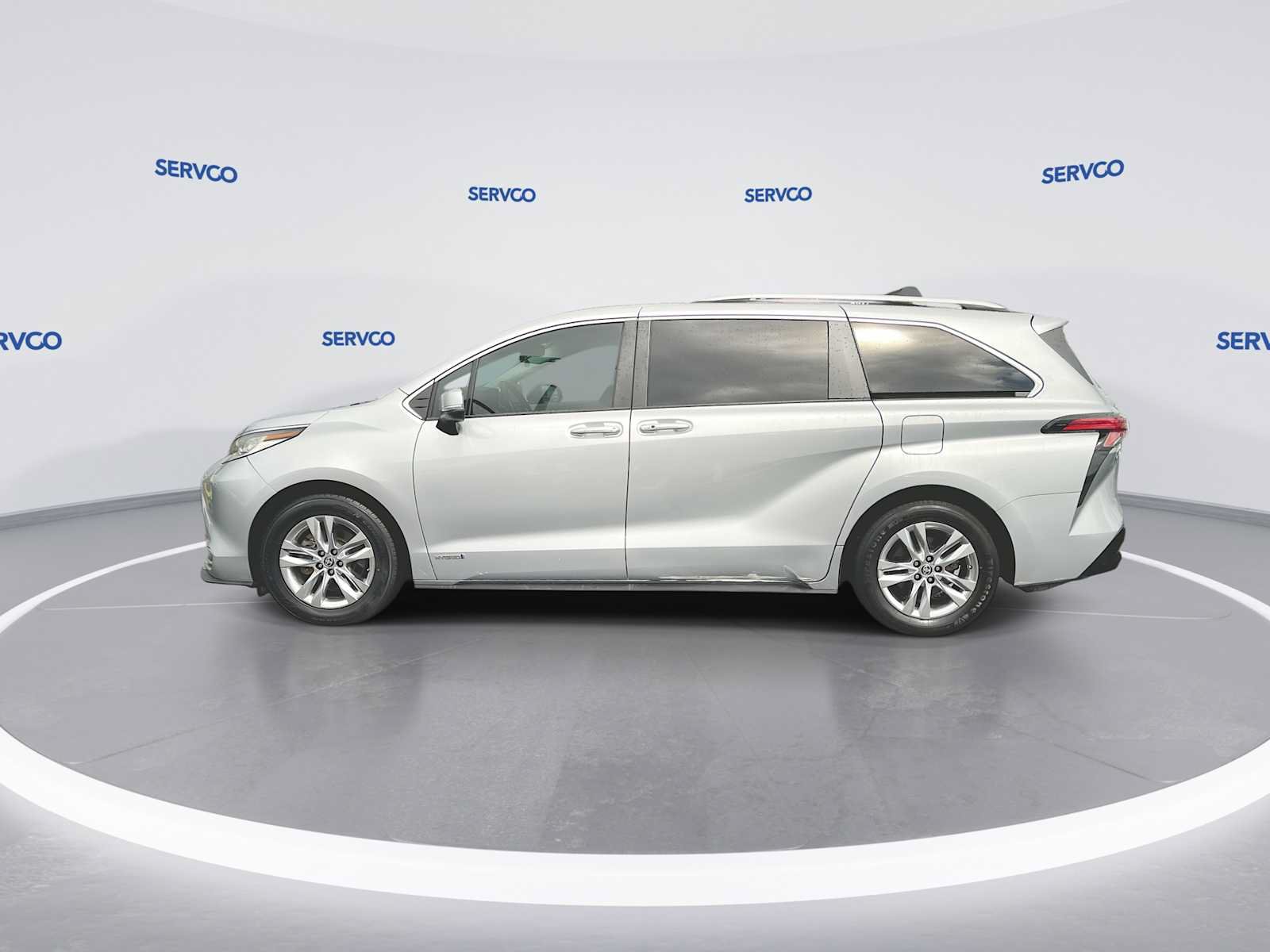 Used 2021 Toyota Sienna Limited FWD image 5