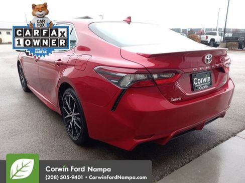 Used 2024 Toyota Camry SE image 5