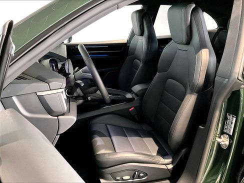 Used 2025 Porsche Macan 4S Electric image 8