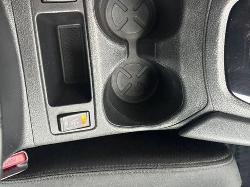 Used 2017 Nissan Rogue SV w/ SV Premium Package image 18