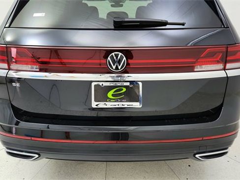Used 2025 Volkswagen Atlas SE image 11