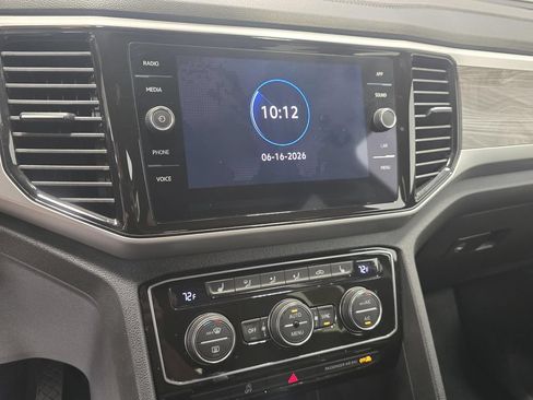 Used 2023 Volkswagen Atlas Cross Sport SE FWD image 19