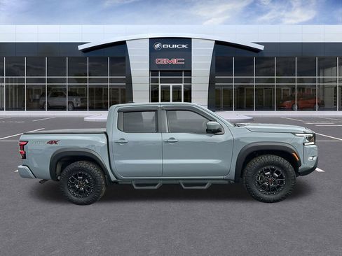 Used 2022 Nissan Frontier PRO-4X w/ Pro-4X Premium Package image 6