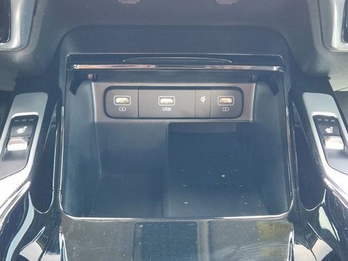 Certified 2023 Kia Sorento SX image 18