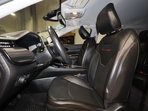 Used 2022 Jeep Compass Trailhawk w/ Trailhawk Elite Group image 24