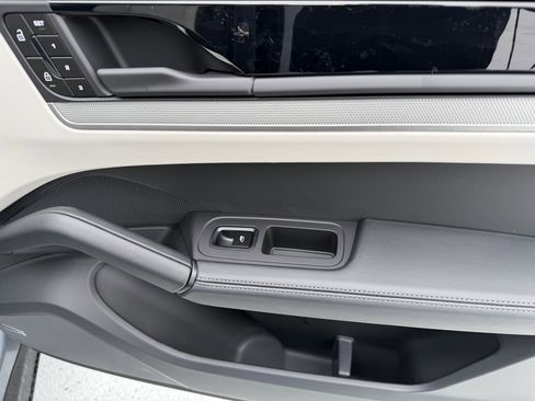 New 2026 Porsche Cayenne AWD/4WD image 18