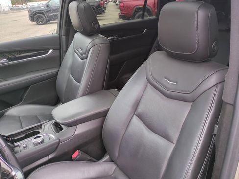 Certified 2023 Cadillac XT6 Premium Luxury image 20