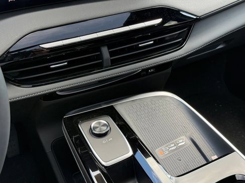 New 2026 Buick Enclave Sport Touring w/ Power Package FWD image 31