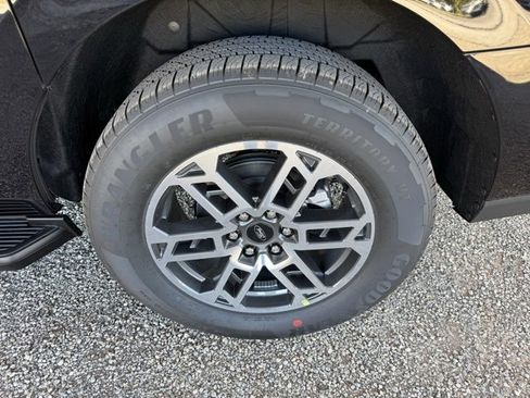 New 2025 Ford Expedition Max Active image 5