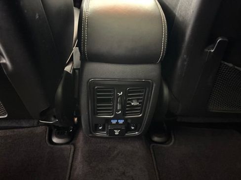 Used 2016 Jeep Grand Cherokee Overland AWD/4WD image 22