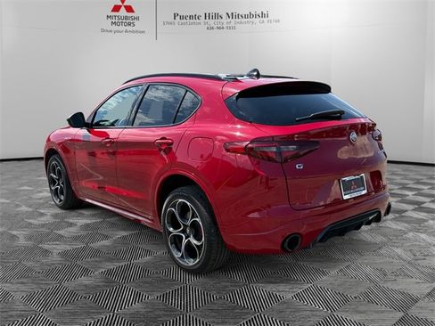 Used 2022 Alfa Romeo Stelvio Veloce image 7