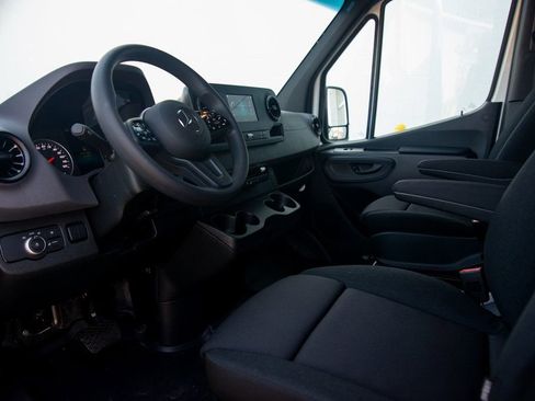 Used 2024 Mercedes-Benz Sprinter 144 Cargo image 32