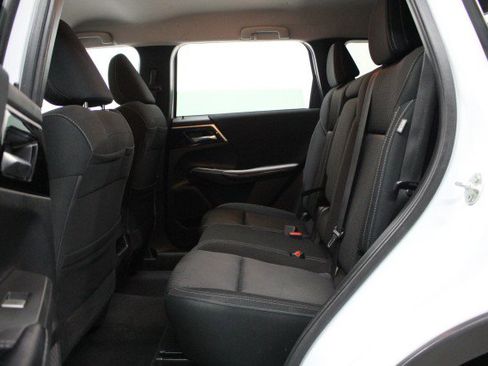 Used 2022 Mitsubishi Outlander ES image 29