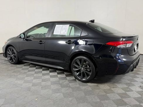 Used 2024 Toyota Corolla SE w/ SE Premium Package FWD image 4