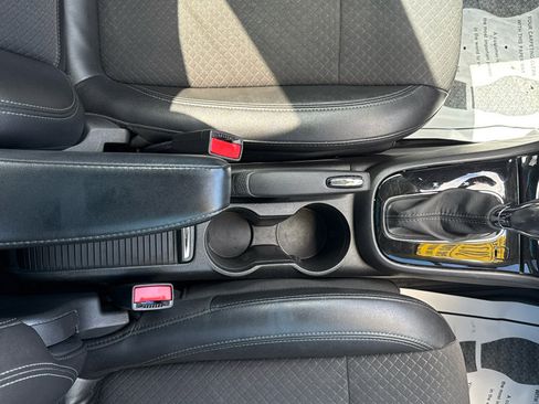 Used 2021 Buick Encore Preferred image 32