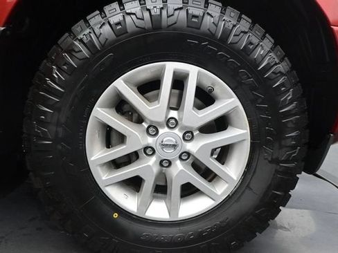 Used 2017 Nissan Frontier SV w/ SV Value Truck Package RWD image 15