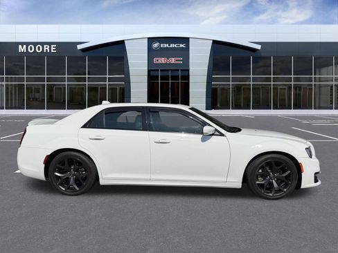 Used 2022 Chrysler 300 S RWD image 2