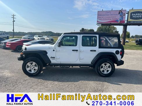 Used 2018 Jeep Wrangler Unlimited Sport image 2