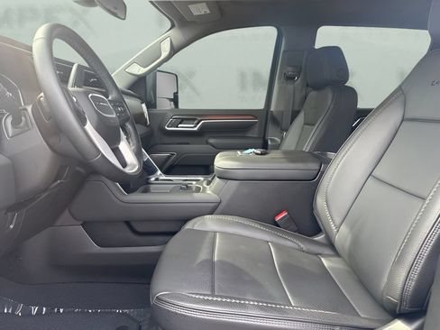 Used 2025 GMC Sierra 2500 Denali AWD/4WD image 9