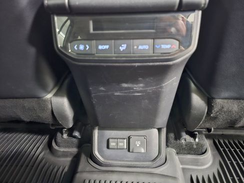 Used 2022 Toyota Highlander Limited AWD/4WD image 21