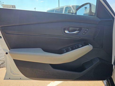 Used 2024 Honda Accord Touring image 11