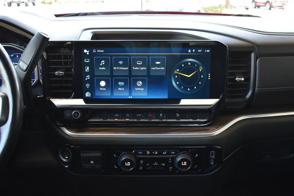 Used 2022 Chevrolet Silverado 1500 LT AWD/4WD image 18