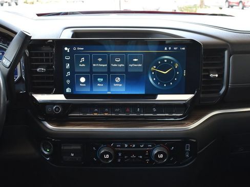 Used 2022 Chevrolet Silverado 1500 LT AWD/4WD image 18