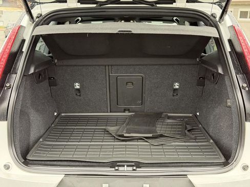 Used 2021 Volvo XC40 T5 R-Design w/ Advanced Package image 14