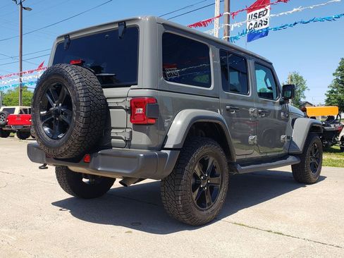 Used 2021 Jeep Wrangler Unlimited Sahara AWD/4WD image 3