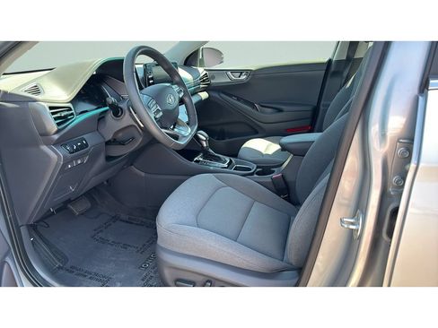 Certified 2022 Hyundai Ioniq SE FWD image 10