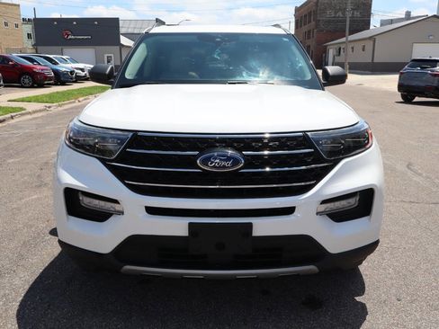 Used 2020 Ford Explorer XLT w/ Equipment Group 202A AWD/4WD image 12