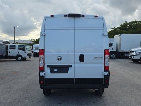 Used 2025 RAM ProMaster 2500 w/ Convenience Group FWD image 6