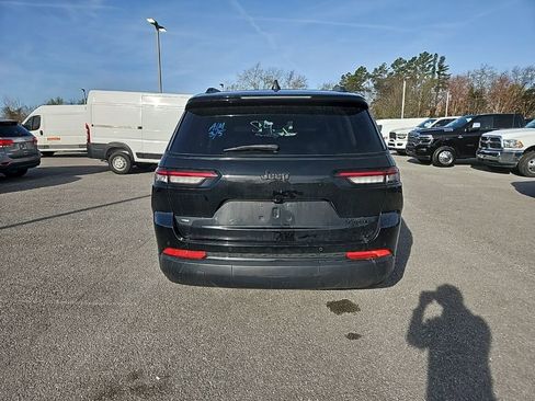 Used 2023 Jeep Grand Cherokee L Limited w/ Black Appearance Package image 6