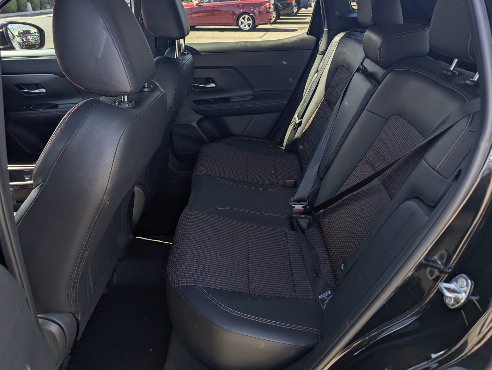 Used 2025 Nissan Kicks SR FWD image 8