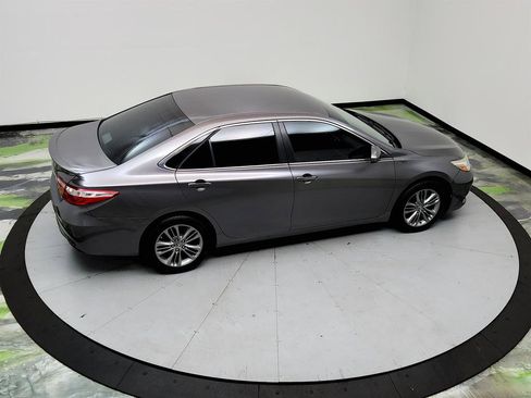 Used 2016 Toyota Camry SE image 33