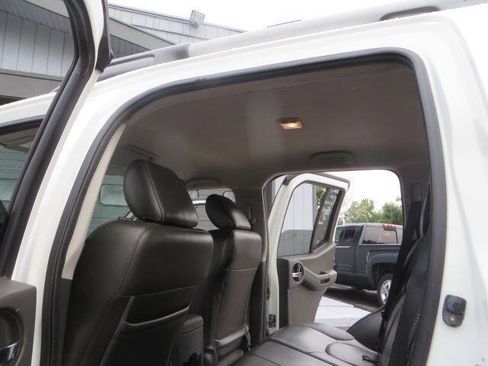 Used 2014 Nissan Xterra PRO-4X w/ Pro-4x Leather Package AWD/4WD image 16