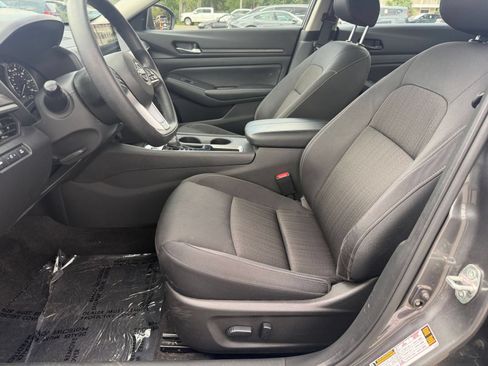 Used 2025 Nissan Altima 2.5 SV FWD image 27