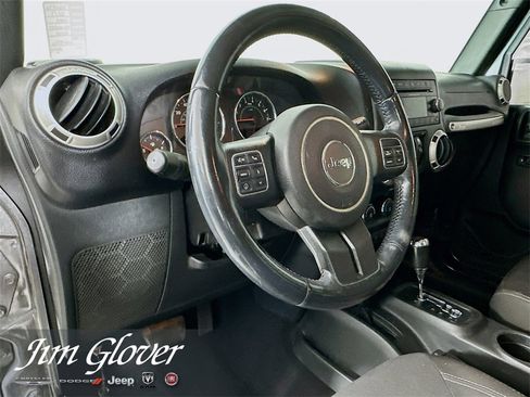 Used 2017 Jeep Wrangler Unlimited Sahara w/ Connectivity Group image 24