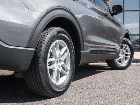 New 2026 Ford Explorer Active w/ Active Comfort Package image 11