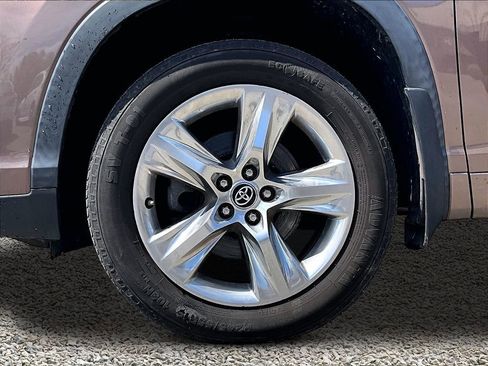 Used 2019 Toyota Highlander Limited image 9