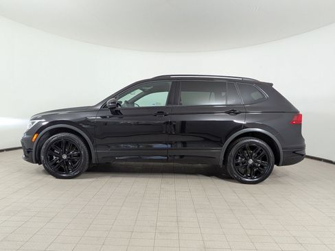 Used 2022 Volkswagen Tiguan SE R-Line FWD image 2