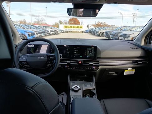 Used 2026 Kia Sportage EX image 10