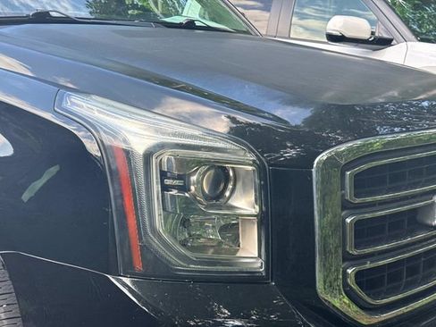 Used 2017 GMC Yukon SLT w/ HD Trailering Package AWD/4WD image 3