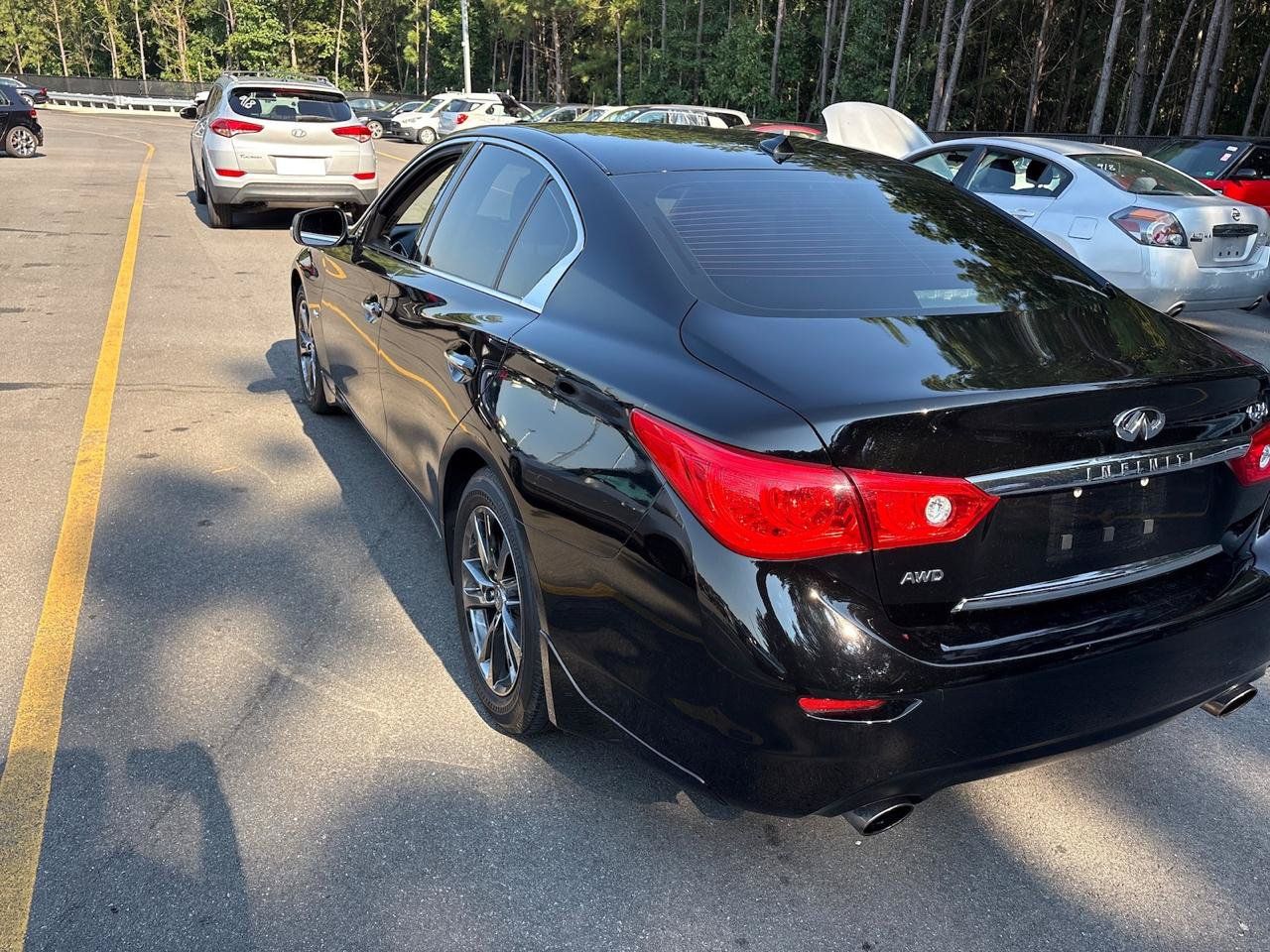 Used 2017 INFINITI Q50 Signature Edition w/ All Weather Package (L93) AWD/4WD image 3