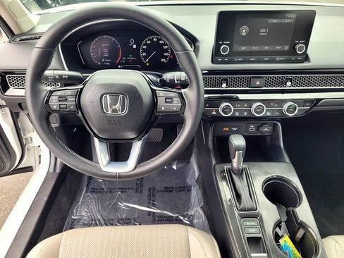 Used 2024 Honda Civic EX-L image 9
